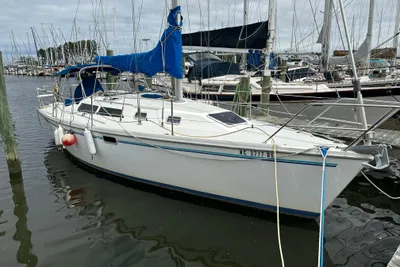 Catalina 320