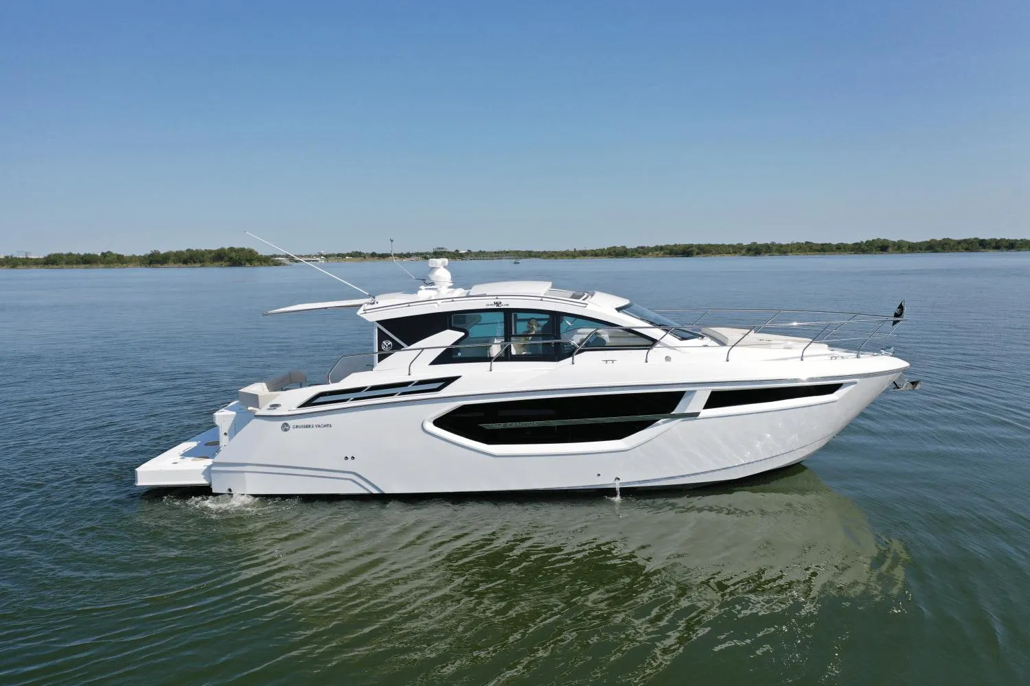 Cruisers Yachts 42 Cantius