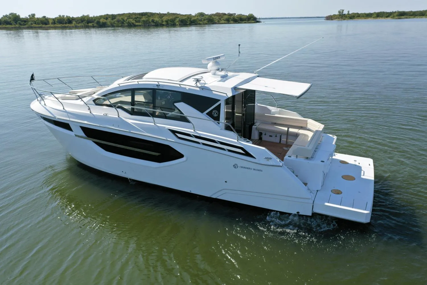 Cruisers Yachts 42 Cantius