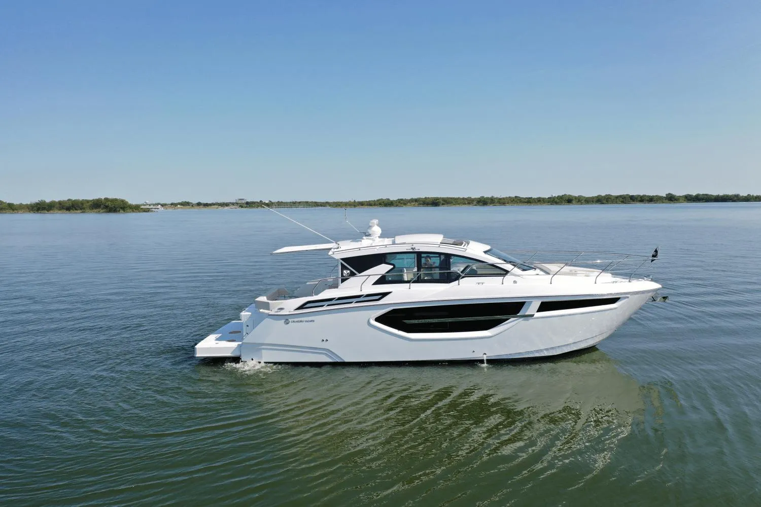 Cruisers Yachts 42 Cantius