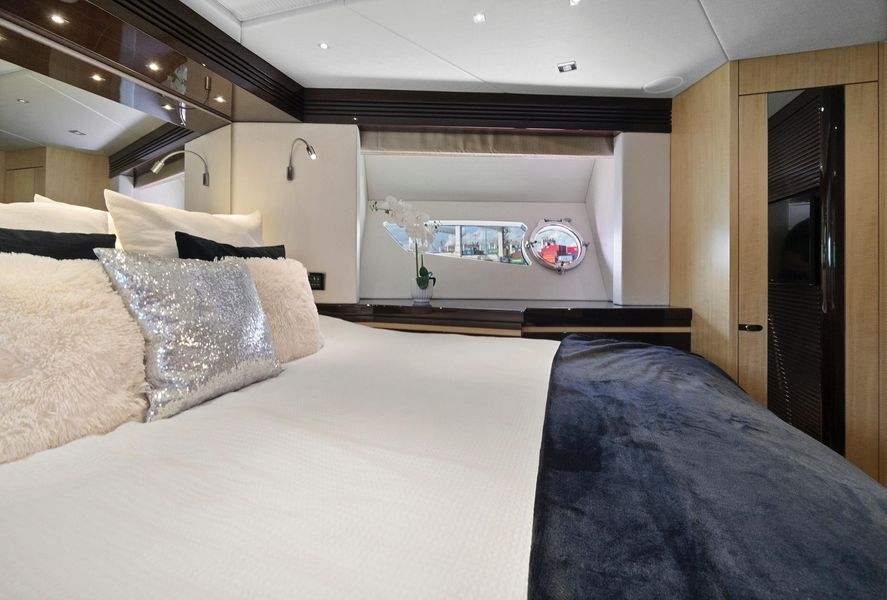2015 Sunseeker 68 Sport Yacht