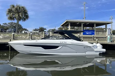 Cruisers Yachts 34 GLS Outboard