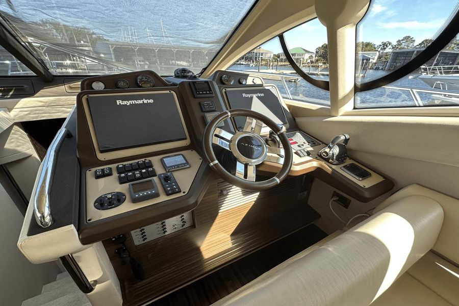 2015 Azimut 54 Flybridge