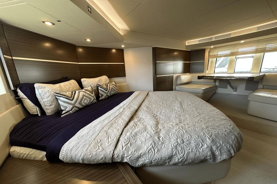 2015 Azimut 54 Flybridge