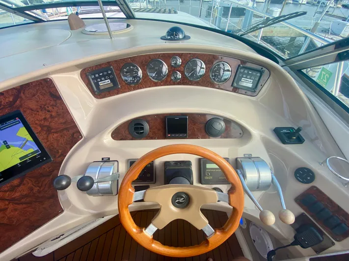 Bigger Dreams Yacht Photos Pics 