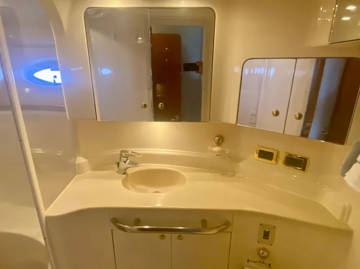 Bigger Dreams Yacht Photos Pics 