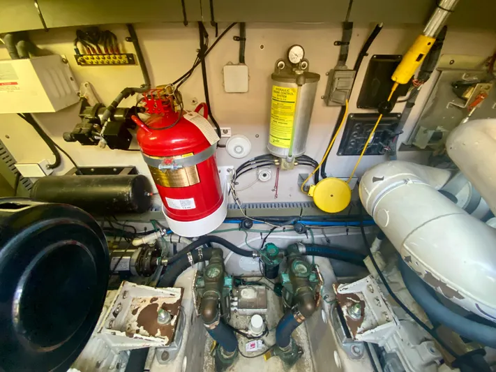 Bigger Dreams Yacht Photos Pics 