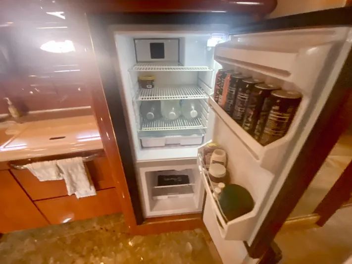 Bigger Dreams Yacht Photos Pics 