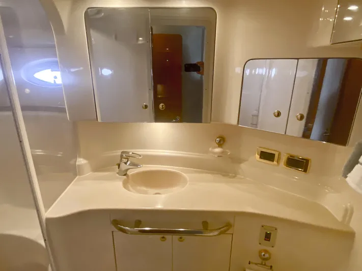 Bigger Dreams Yacht Photos Pics 