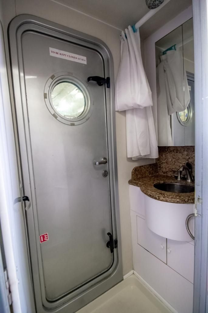 2005 Sea Force IX 82 