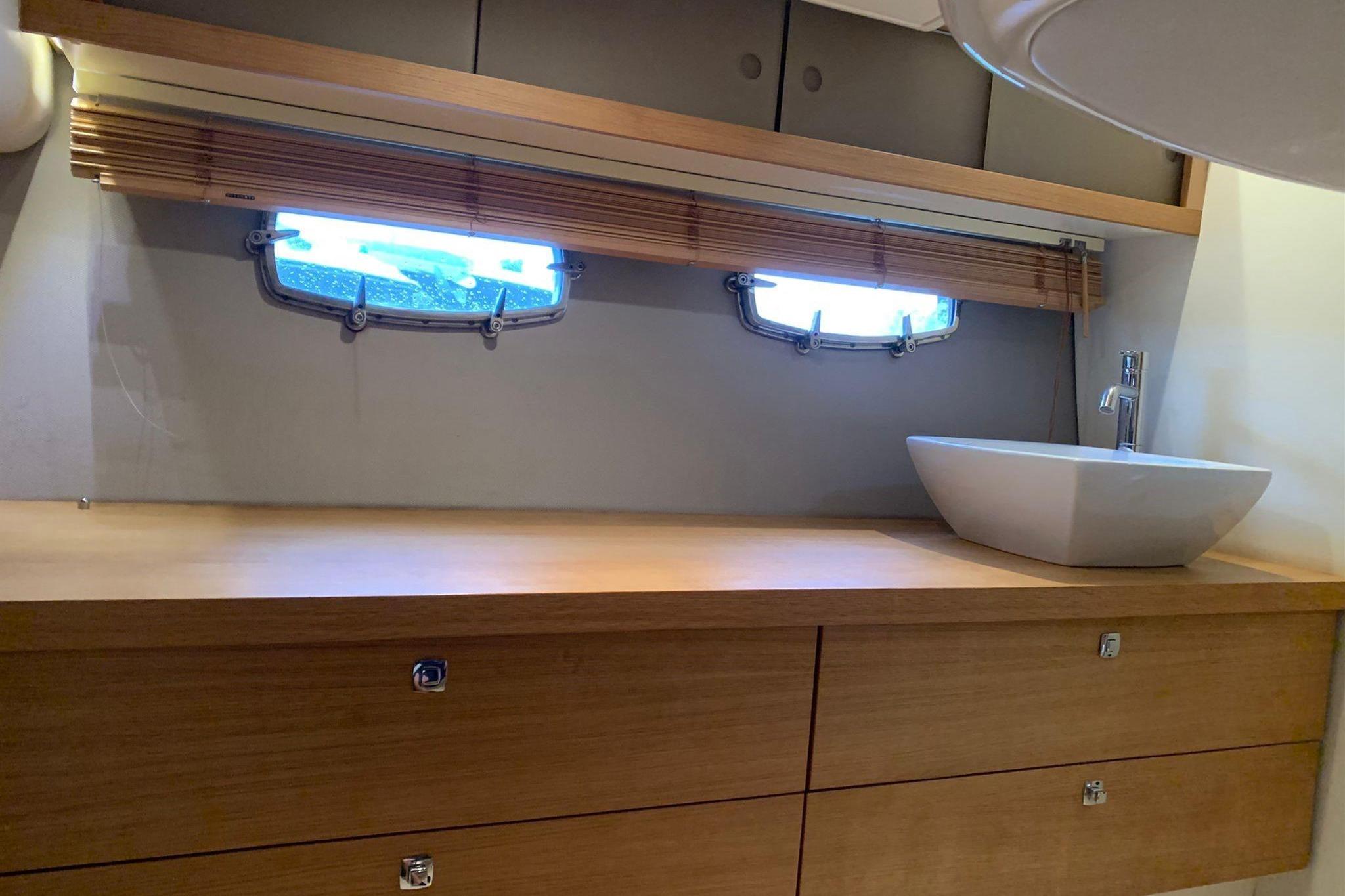 2011 Fairline Targa 38