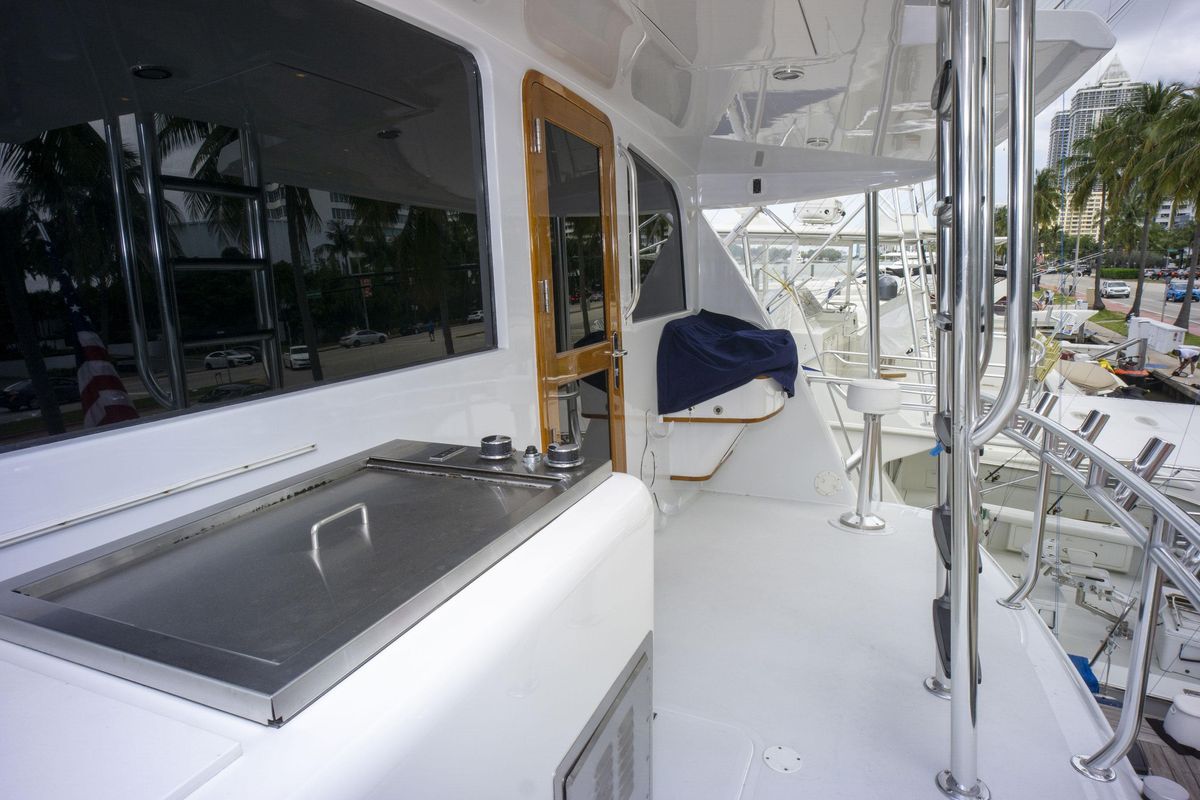 2005 Sea Force IX 82 