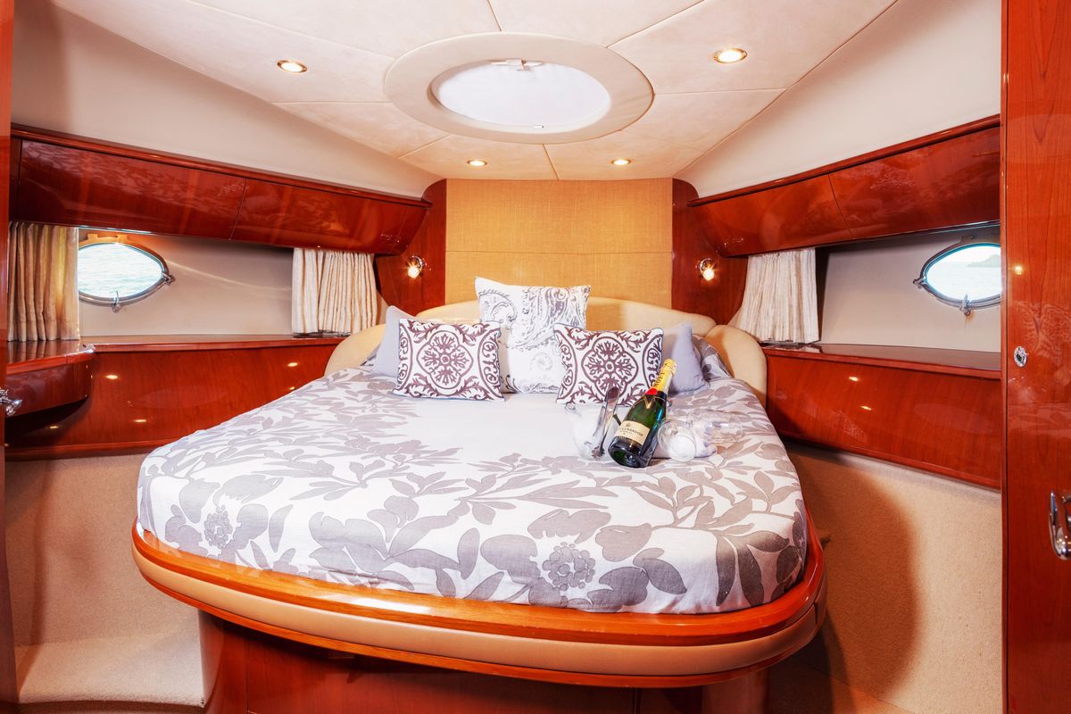 2008 Princess 59 