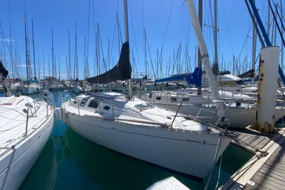 1990 Beneteau First 32.5