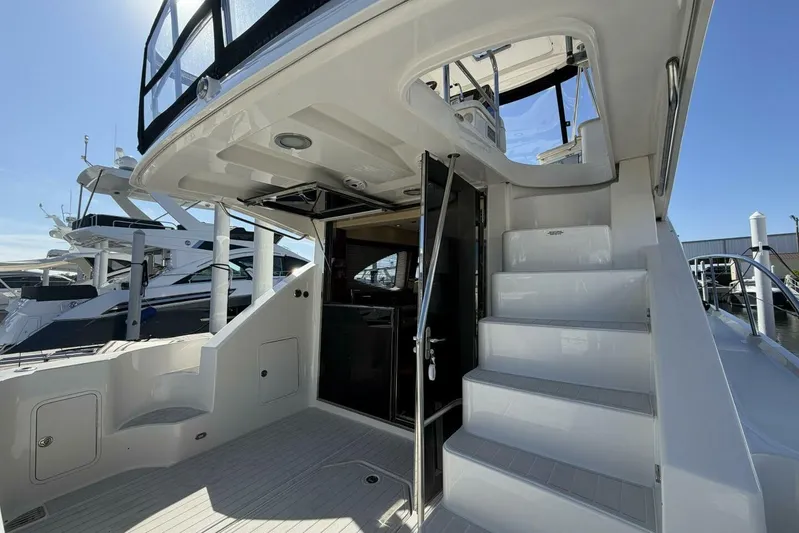 Anchor Management Yacht Photos Pics 2008 Sea Ray 47 Sedan Bridge - Aft Deck
