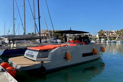 2020 De Antonio Yachts D42 Open