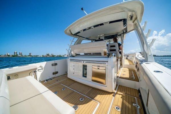 2017 Boston Whaler 42 