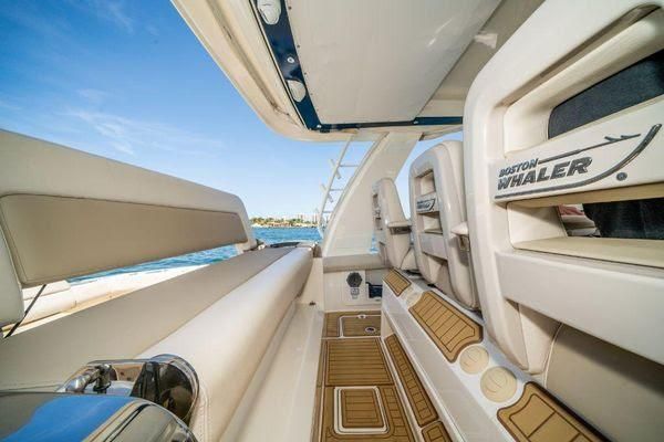 2017 Boston Whaler 42 