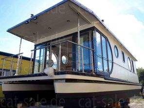 2022 Custom Hausboot
