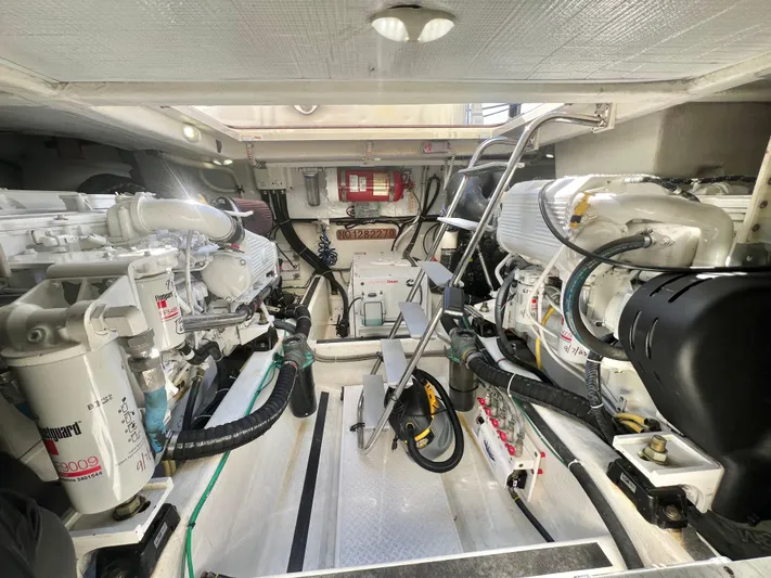 Skydog Yacht Photos Pics 