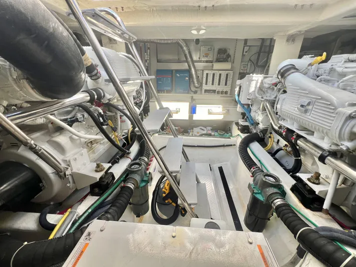 Skydog Yacht Photos Pics 