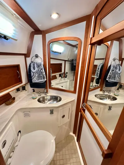 Skydog Yacht Photos Pics 