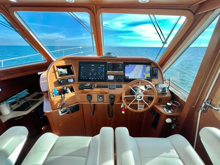 Skydog Yacht Photos Pics 