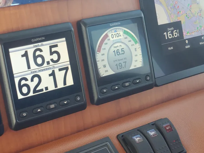 Skydog Yacht Photos Pics 