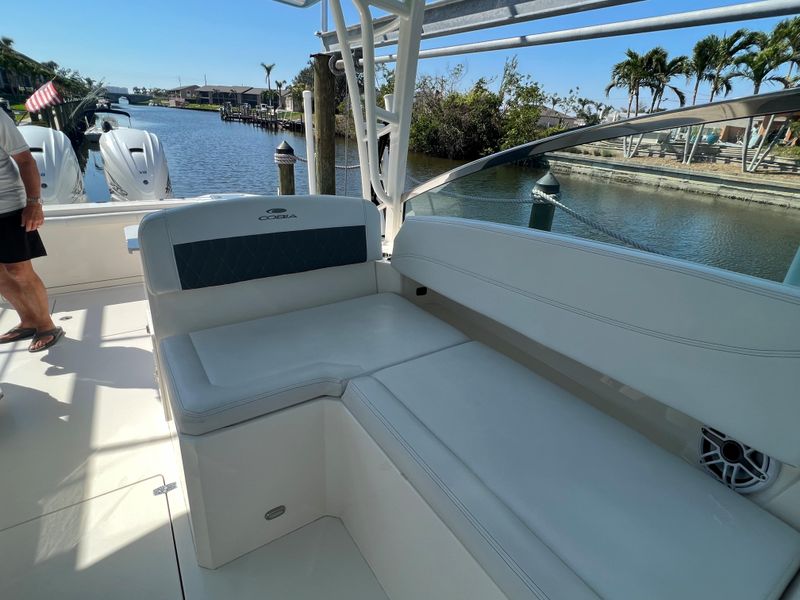2021 Cobia 330 DC