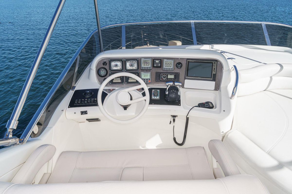 2002 Azimut 56 