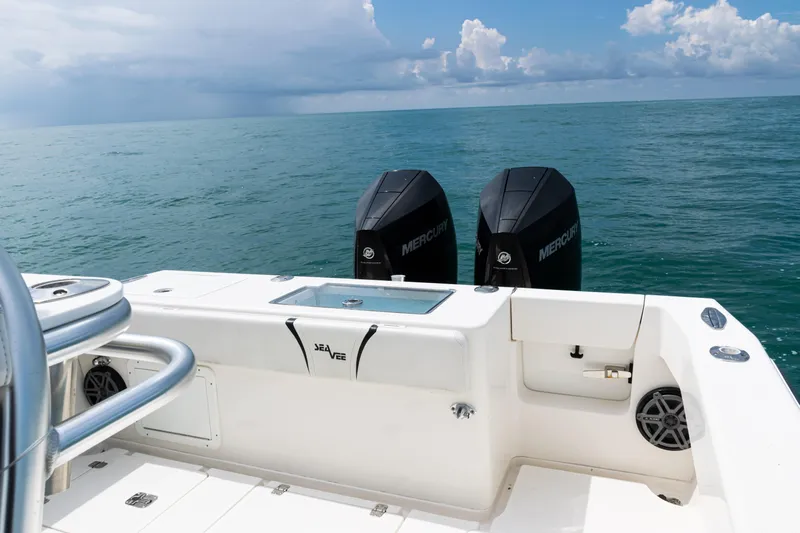  Yacht Photos Pics 2018 SeaVee 29 boat with dual Mercury engines on open ocean.