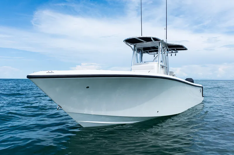  Yacht Photos Pics 2018 SeaVee 29 boat on open water under a clear sky.