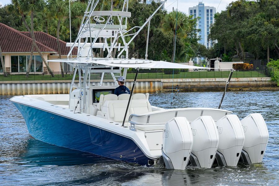 2017 Bahama 41 Center Console