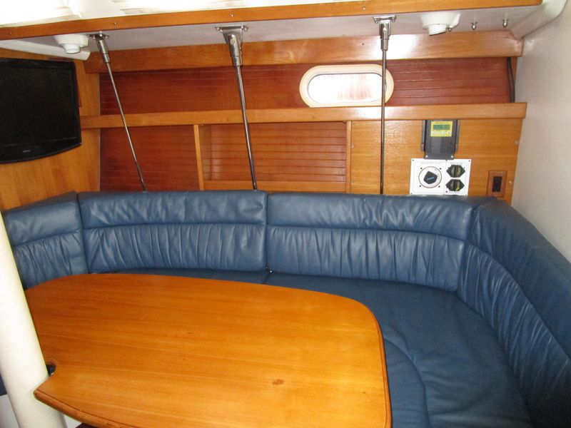 2000 Catalina 320