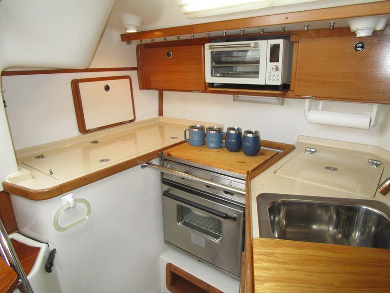 2000 Catalina 320
