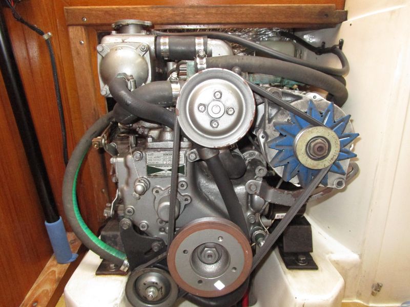 2000 Catalina 320