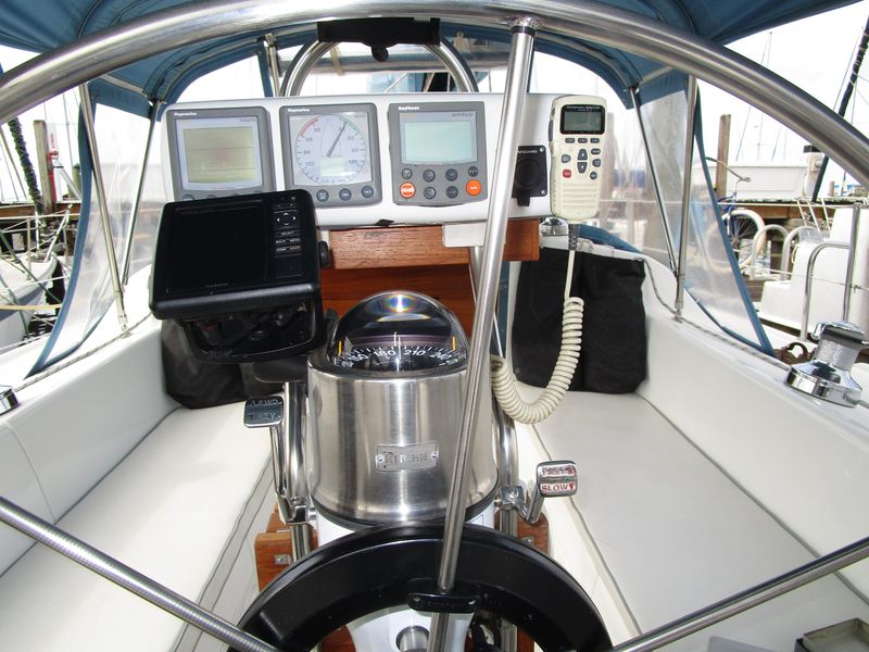 2000 Catalina 320