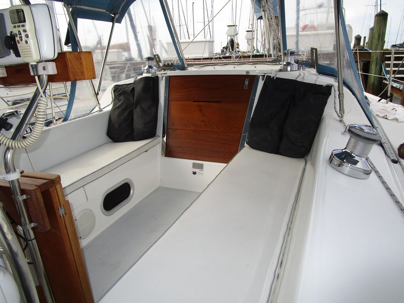 2000 Catalina 320