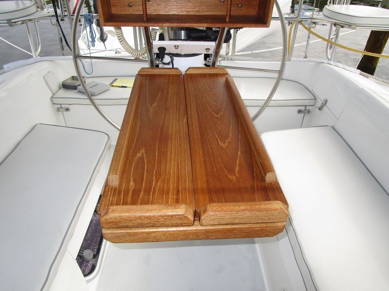 2000 Catalina 320