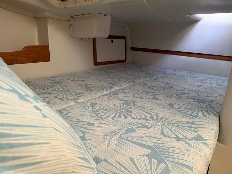 2000 Catalina 320