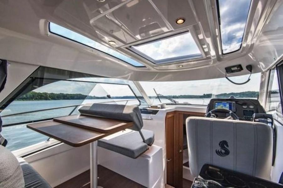 2023 Beneteau America Antares 9