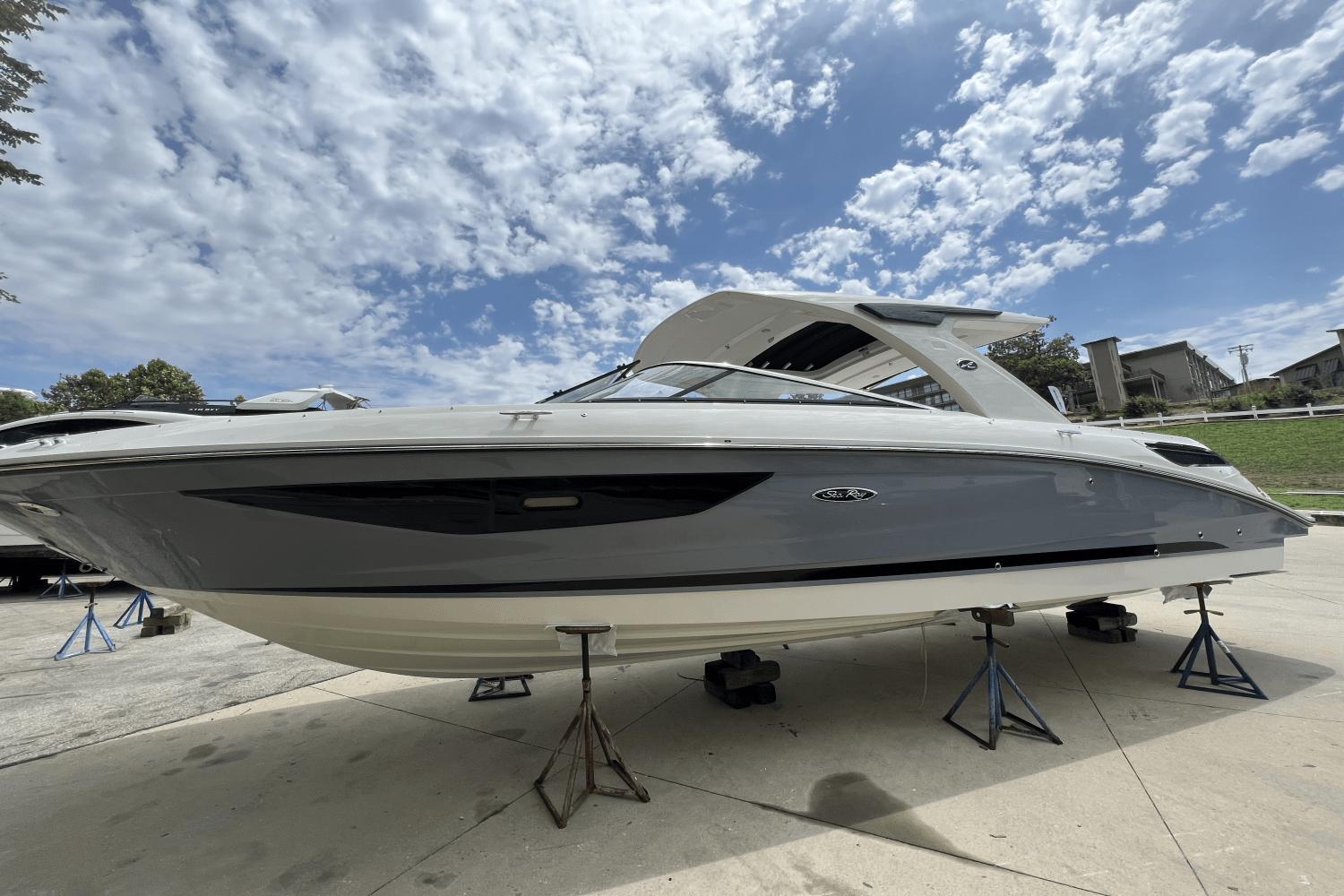 2024 Sea Ray 250 SLX Runabout for sale - YachtWorld