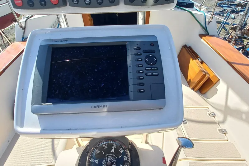 Ivory Star Yacht Photos Pics Garmin GPS system on 1999 Island Packet 350 sailboat cockpit.