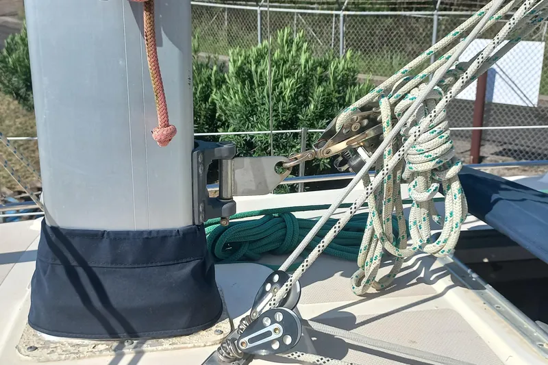 Ivory Star Yacht Photos Pics 1999 Island Packet 350 sailboat rigging and mast detail with ropes and pulleys.