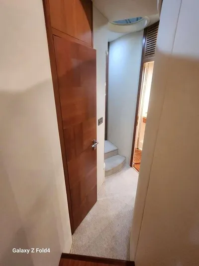  Yacht Photos Pics Azimut 50 Corridoio zona notte