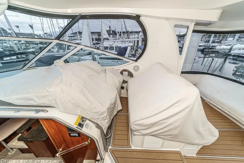 Rainbow Yacht Photos Pics 