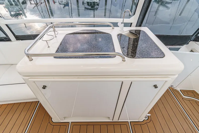 Rainbow Yacht Photos Pics 