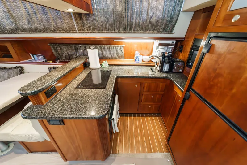 Rainbow Yacht Photos Pics 