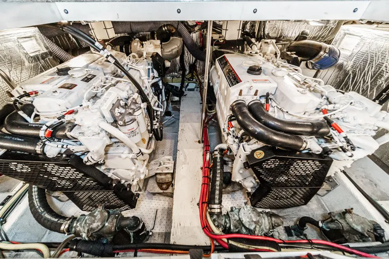 Rainbow Yacht Photos Pics 