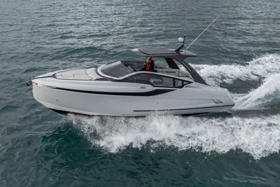 2023 Fairline F//Line 33
